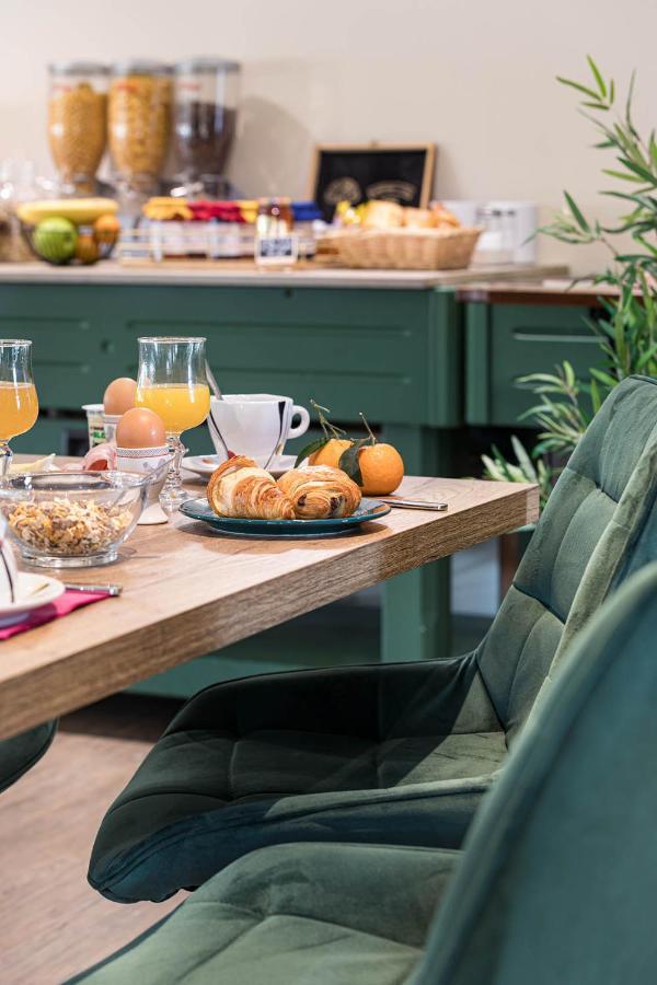 Logis Hotel Restaurant L'Abri Blavozy Zewnętrze zdjęcie