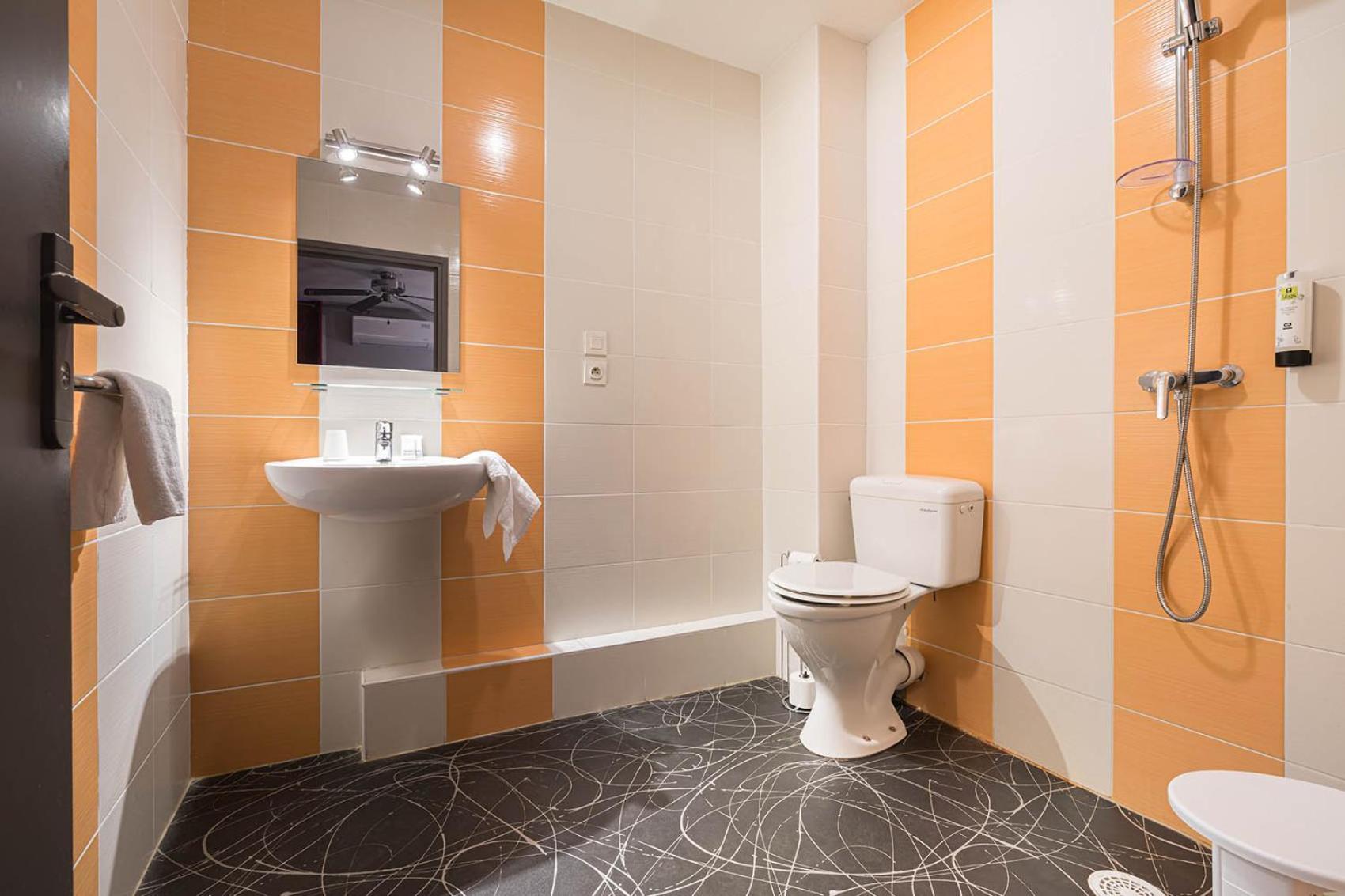 Logis Hotel Restaurant L'Abri Blavozy Zewnętrze zdjęcie