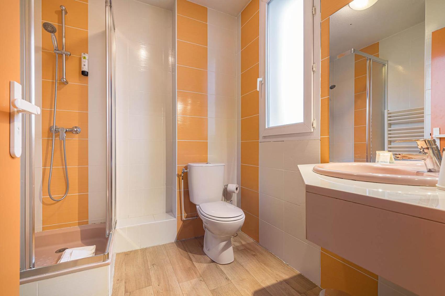 Logis Hotel Restaurant L'Abri Blavozy Zewnętrze zdjęcie